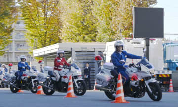 仕事実演、来たれ警視庁へ　東京都内で採用イベント