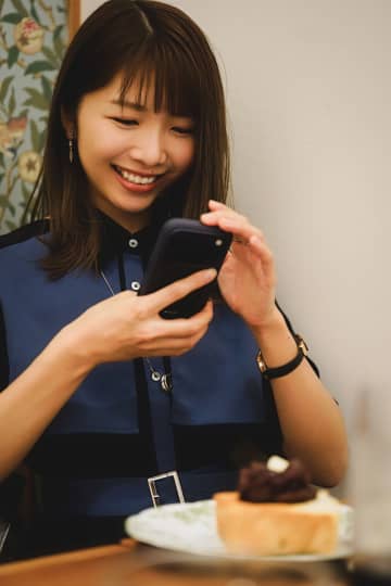 シンガーソングライターからあんバターマニアへ。異例の転身で「好き」で成功した人気YouTuber「うさもぐ」特別インタビュー