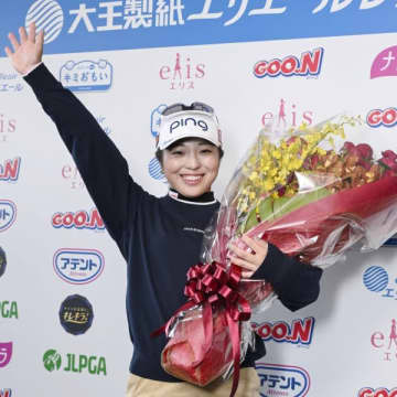 初の年間女王決定の佐久間朱莉は今後、米女子ツアーへ行く気があるのか？