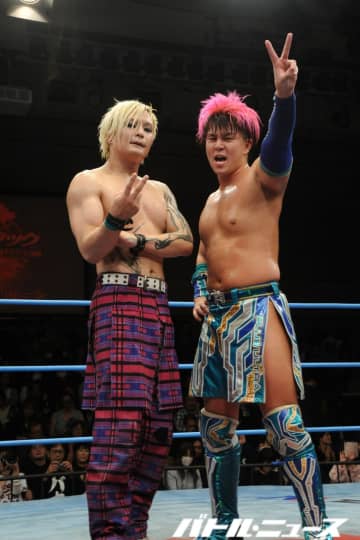 「でっかい奴が勝つ。そんなプロレス面白くないでしょ？」ヘビー級の中でジュニアの選手が大金星！青柳亮生＆ライジングHAYATOが優勝宣言！