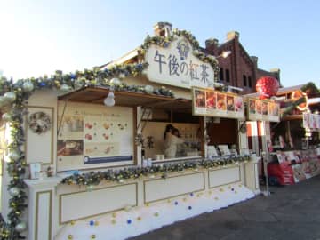キリン「午後の紅茶」のヒュッテが横浜赤レンガ倉庫に出現　「Christmas Market」初出店　コンセプトはホワイトクリスマス