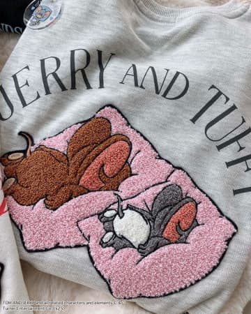ダイブするジェリーとタフィーがかわいすぎ！【トムとジェリー】記念スウェットが部屋着にもおすすめ♪