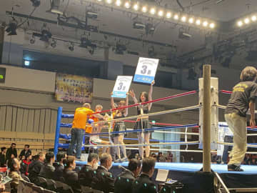 イーチケラウンドガールVol.14にて、1位の岩崎真奈とイーチケラウンドガールに注目集まる！～イーチケラウンドガールがGOLDEN CHILD BOXING VOL.143／金子ジム創立60周年記念試合を盛り上げた～