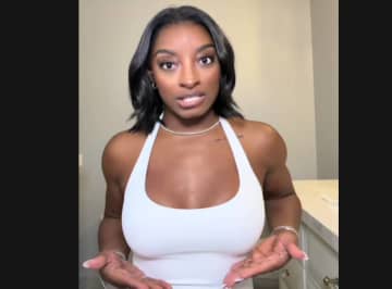 女子体操のスター選手が「豊胸手術の激痛」を赤裸々に語る “東京五輪の決勝棄権”で日本でも有名に