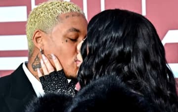 79歳の歌手シェールが“40歳差”彼氏との熱愛への批判をピシャリ「ただ彼が好き」「一緒にいると楽しい」