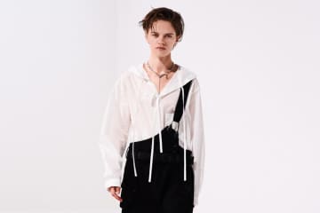 Y's 2026年春夏コレクション - 軽やかで強い佇まい