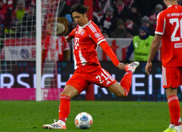 【バイエルン】伊藤洋輝が復帰戦でアシスト! 左SBで途中出場、右足骨折からついに復活。日本代表にも朗報