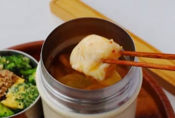 調味料いらずで味が決まる！「豚キムチのもちーずスープ」「ブロッコリーのツナ卵」2品弁当
