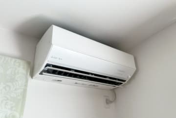 実は汚れてる！冬前にやっておきたいエアコン＆ヒーターまわりの掃除術