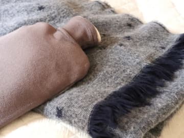 睡眠不測の悩みを解決！冬キャンプを快適にする湯たんぽおすすめ5選