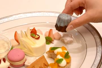 「愛が溢れて…」宝塚歌劇×梅田のホテル、ファン歴２０年担当自慢のコラボメニュー