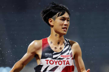 鈴木芽吹が10000mで27分05秒92の日本新「まだまだ記録を伸ばしていきたい」　日本人初の26分台も目の前に迫る快走【八王子ロングディスタンス】