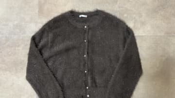 GUでチクチクしないふわふわカーデ見つけた♡今年はラメ入りで華やかアップデート！