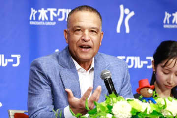 ロバーツ監督が日本で再会した美女　野球好きにはお馴染み…SNSで報告「アメージング」