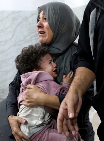 イスラエル軍の攻撃で20人死亡　ガザ、発砲への「報復」主張