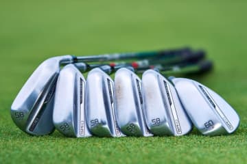 アマチュアにオススメな“万能型”ウエッジ！人気コーチ2人が試打解説