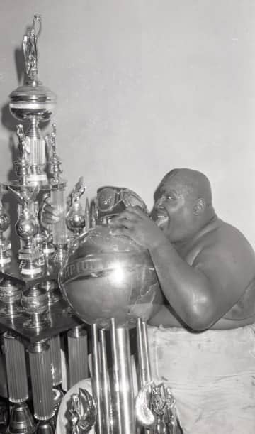 アブドーラ・ザ・ブッチャー　７８年１０月１８日〝血と涙〟のＰＷＦ初戴冠　“人間風車”ビル・ロビンソンから奪取