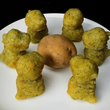 【サクサクの青のり恐竜ポテト♡】じゃがいも3個が一瞬で消えた！雪玉メーカーで作るかわいい青のり恐竜ポテト♪