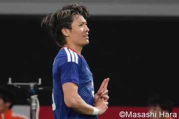 １カ月で４ゴール！日本代表FW町野修斗がブンデスで“グラードバッハ忍者隊”結成＆お披露目！｢分身の術か!?w｣｢何だか嬉しい｣も｢一番左はカンチョーだから｣