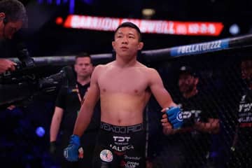 日本の未明…格闘技界の大ニュースに騒然「えぐすぎる！」「強すぎだろ」　堀口恭司がUFCで完勝