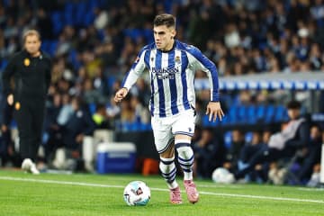 久保同僚に衝撃…50メートル弾が「なんやこれ」　世界中に反響「年間ベストゴール候補」