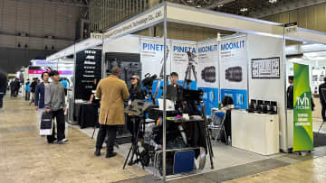 YC Onion、ライトスタンドとしても使える新型一脚「Tako」を展示 [Inter BEEの歩き方tv]