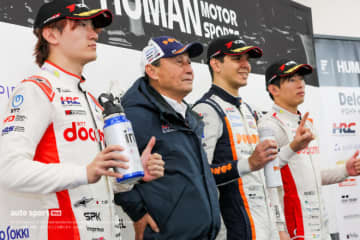 初優勝のフラガ「とにかく飛び込んだ」中嶋悟総監督「久しぶりのブラジル国歌が聞けた」【SF第10戦鈴鹿決勝会見】