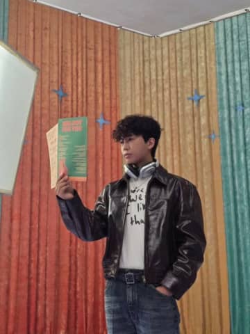 歌手イム・ヨンウン、パーマヘアに変身…抜群のスタイルを披露