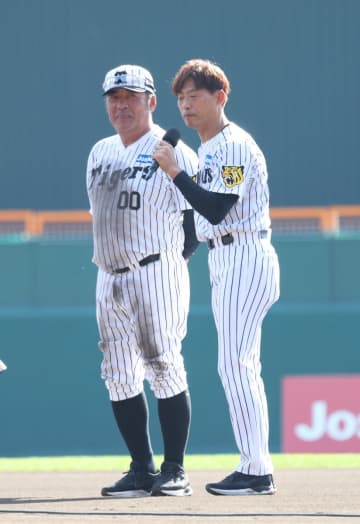 【阪神】ＯＢのが一塁ヘッドスライディング！ファンの夢かなえ４―６―３のゲッツー完成