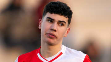 27歳日本代表エースFWのライバルに！？海外強豪チーム、監督の19歳息子が初のベンチ入りか