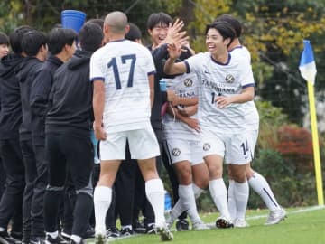 首位の東山は東海大仰星とドローも首位キープ　プレミアPO出場権争いは大混戦