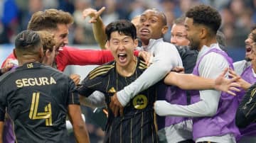 33歳韓国代表エース、29歳日本人GKから劇的ゴール…「救世主」と韓国紙歓喜も『空砲』に終わる