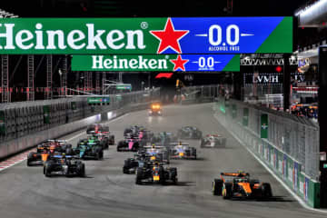 フェルスタッペンが今季6勝目。ノリス、痛恨のオーバーラン【F1ラスベガスGP決勝レポート】