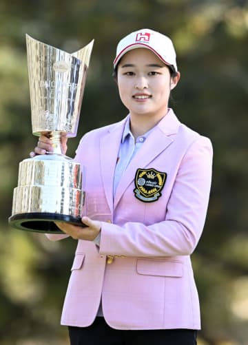 呉佳晏が初V、佐久間朱莉は2位　大王製紙女子ゴルフ