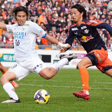 ホームで逆転負けの大宮は自動昇格消滅。徳島は最終節の結果次第で２位の水戸をまくる可能性も【J２リーグ】