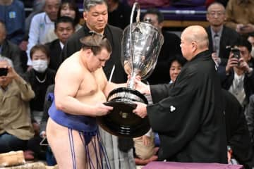 【九州場所】安青錦が決定戦で豊昇龍を破り初Ｖ…大関昇進が事実上決定も「もう一つ上がある」