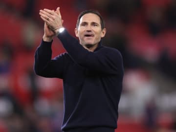 「どんな監督にとっても夢のような選手」ランパード監督が日本人MFへの信頼を強調！ パフォーマンスには賛辞「ボールを扱う能力と、勤勉さは明らかに際立っている」