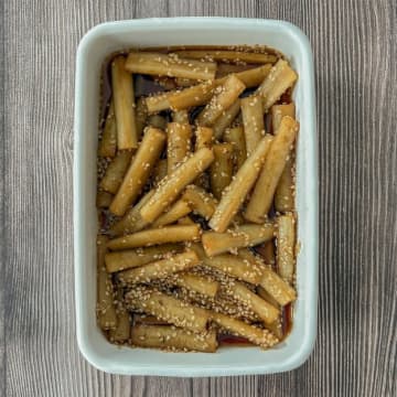 【ごぼうはこの味付けが一番ウマい】「つまみ食いが止まらない」「この食感クセになる！」ごぼうだけで作れる簡単副菜レシピ3選