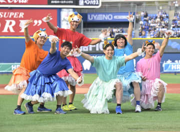 【DeNA】ファン感謝イベントに2日間で8万人が来場　牧「来年はいい報告ができるように」