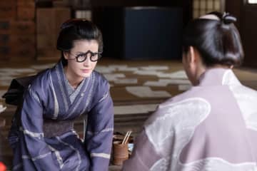 橋本愛×染谷将太、“宿敵”の対峙は『べらぼう』屈指の名シーンに　全員の力で“写楽”誕生へ