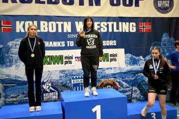 ＜レスリング＞【写真集】2025年コルボトン・カップ／表彰式（優勝選手）