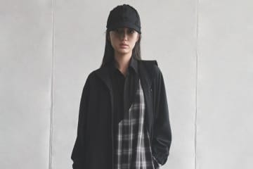 Y's.... 2026年春夏コレクション、フラットなムードに差し込む遊び心