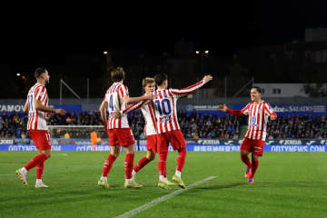 アトレティコがラ・リーガ5連勝！　敵地でヘタフェに苦戦も、終盤のオウンゴールが決勝弾に