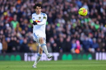 リーズの田中碧は途中出場後退く　サッカーのプレミアリーグ