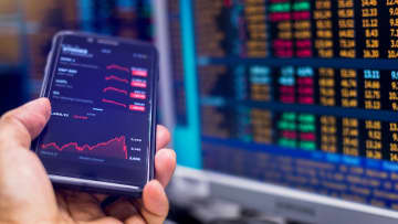 楽天証券23万人調査　金融知識・投資行動とパニック売りに明確な関連性