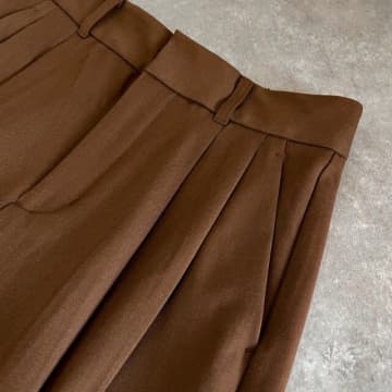 どの組み合わせが好き？GUバズりパンツを使ってトレンドの「ブラウン×配色」やってみた！