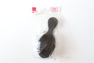 ダイソーさん値札間違えてない！？ブランドものとほぼ変わらん！200円超えクオリティのブラシ