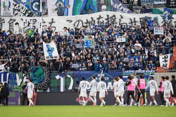 最終局面で戦列復帰。37歳キャプテン岩尾憲の存在価値。逆転でJ１自動昇格を狙う徳島で力の限りを尽くして戦う