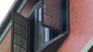 製菓工場兼住宅で火事　男性1人死亡　歌舞伎俳優の片岡亀蔵さんか　東京・足立区