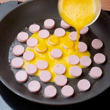 【魚肉ソーセージは全部コレにして♡】「マジでほっぺた落ちる！」「家族がどハマりした！」ギョニソの簡単節約おかずレシピ3選